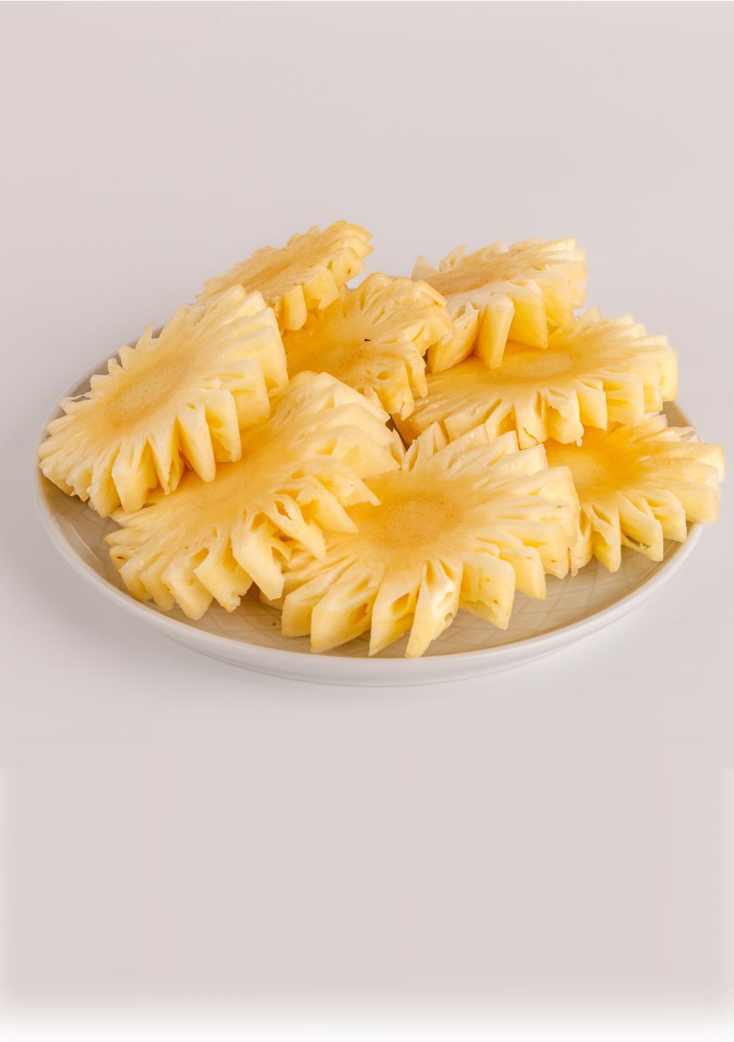 Cut Pineappleimg 3